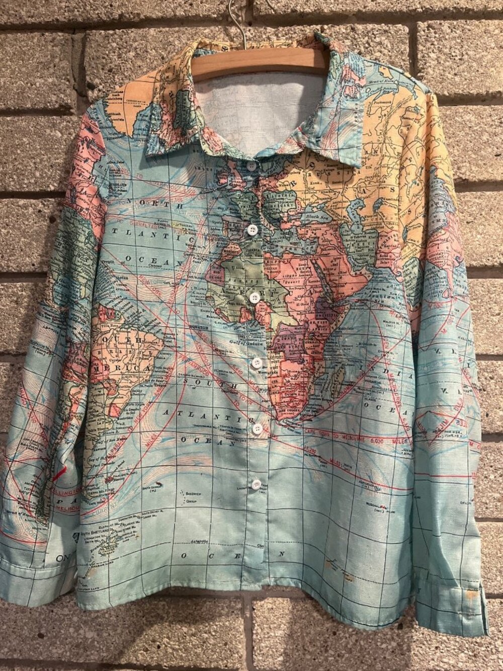 World Map Print Button-Up Shirt - Misslook - Long Sleeve - Lightweight - Unique